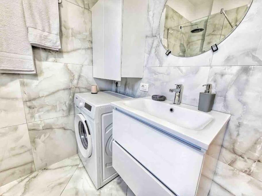 53° Bs Skanderbeg City Center Comfort Тирана Екстериор снимка